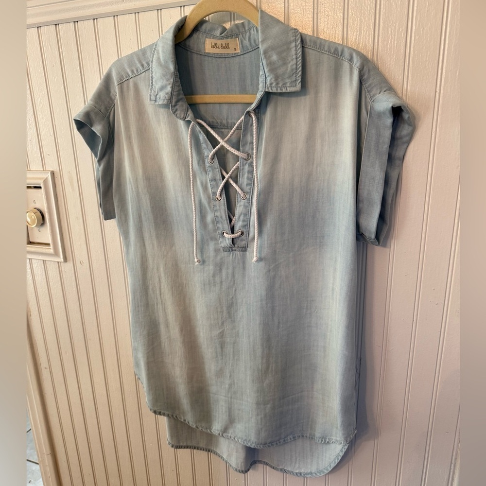 Bella Dahl Light Wash Denim Lace Up small top